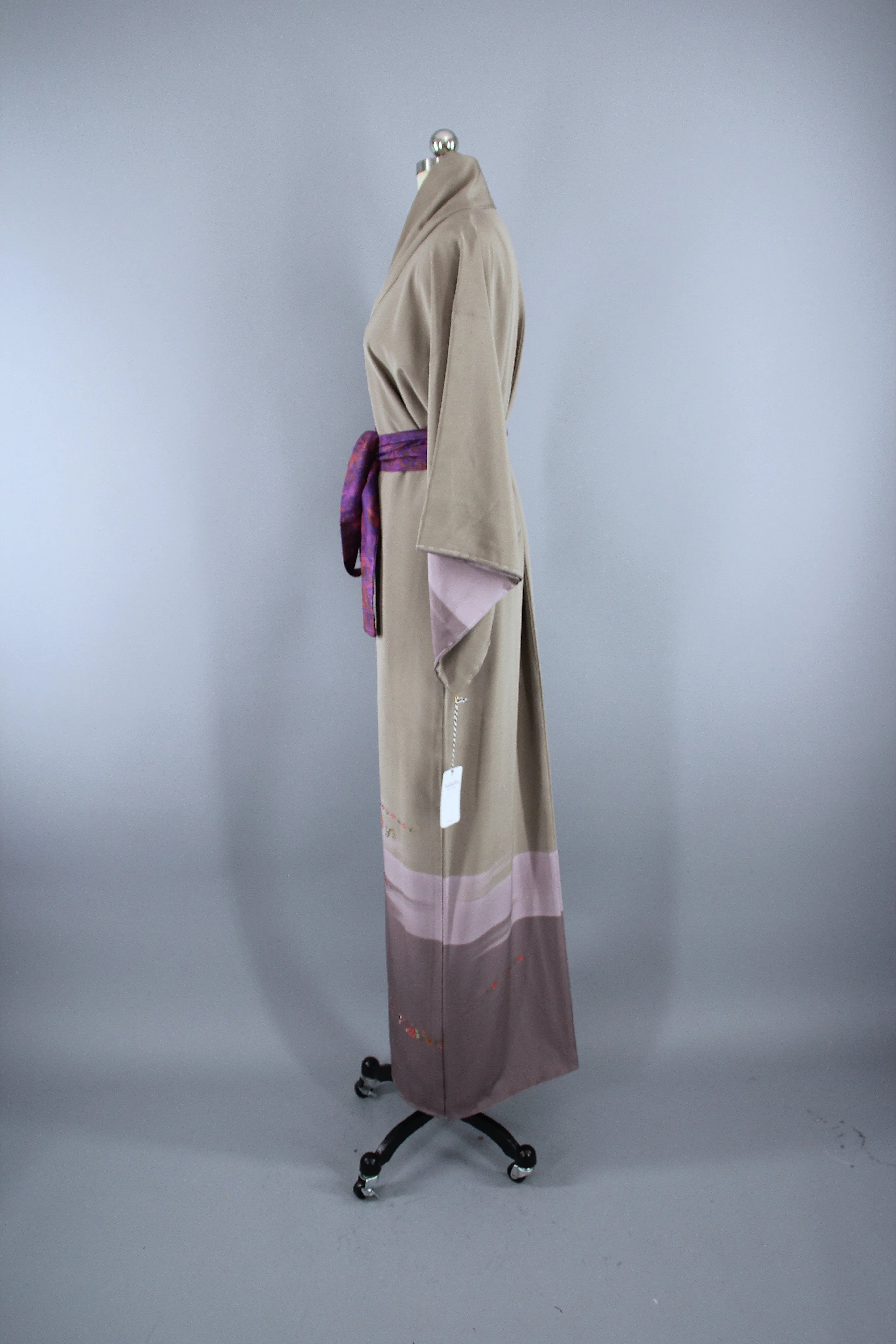 1950s Vintage Silk Kimono Robe / Tan Lavender Embroidered Birds