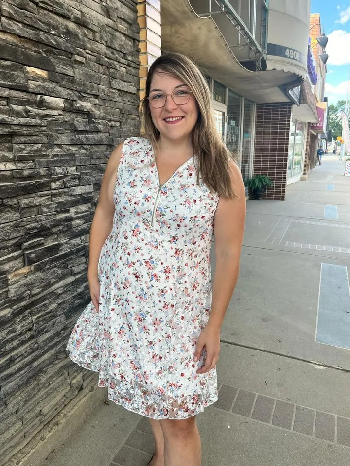Dress - White Floral Lace/mesh MidiDress