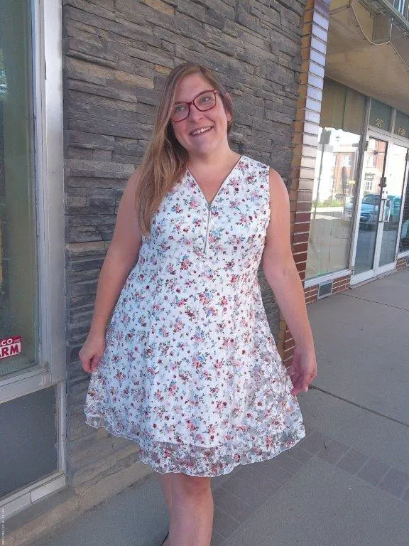 Dress - White Floral Lace/mesh MidiDress
