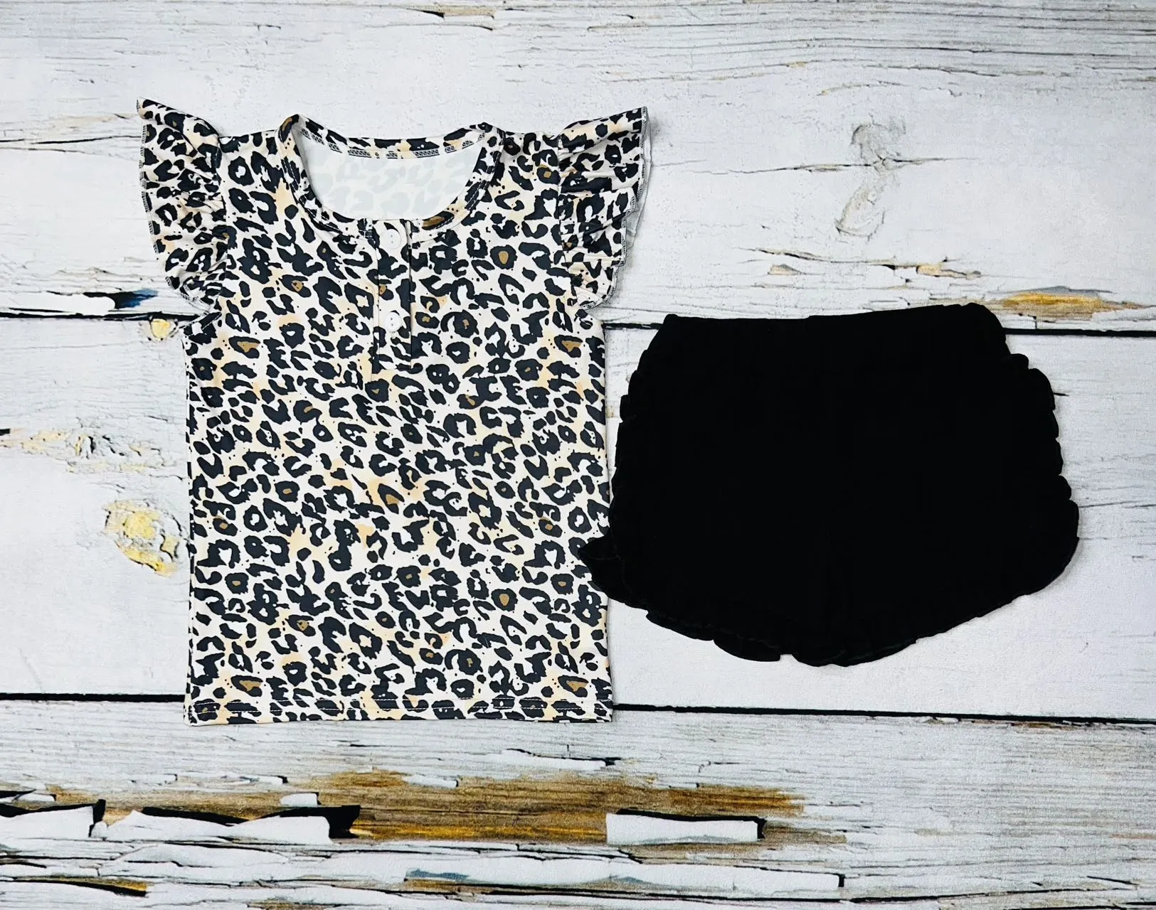 Leopard short sleeve top w/black ruffled shorts 2pc set DLH1215-14